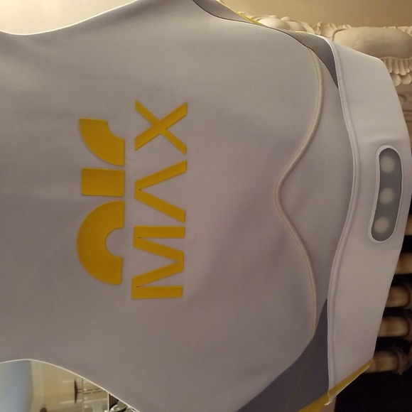 NIKE MAX Dri-FIT  RETRO Swoosh Air Max Sports Bra. $80 New with tags! - Picture 8 of 16